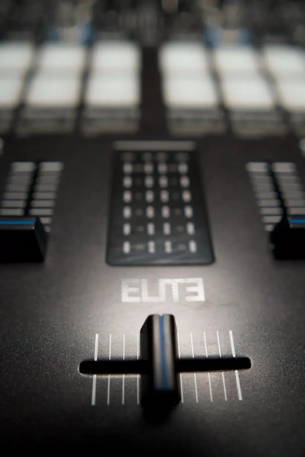 Reloop Mixer ELITE (con caja)